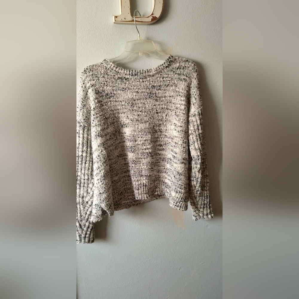 5/$25 Xhilaration Speckled Knit Sweater in Black and Cream